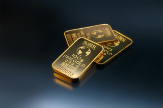 工地购买建材时选择买涨的原因是什么？这种选择存在哪些风险？