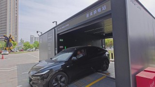 电动车补能大战打响，闪充和换电谁是最优解？