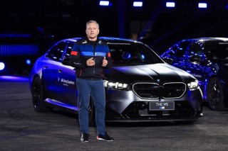 驾驭未来：BMW以创新之姿引领驾趣新纪元