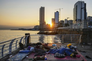 以色列袭击也门港口，并在近一年首次袭击贝鲁特城区