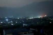 印度不宣而战颜面尽失，莫迪把仗打成这样，连中美都看不下去了