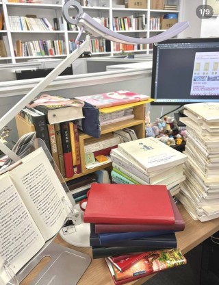 是董宇辉需要文学奖，还是文学需要董宇辉？