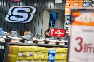 中国市场增速下滑、库存上升，即将退市的斯凯奇下一步去向何方？