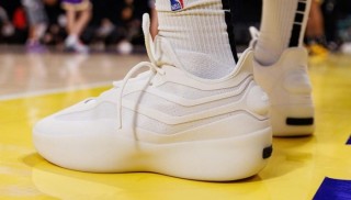 与NBA达成长期合作，潮牌FOG热衷体育品牌联名生意