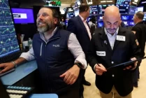午盘：美股走高科技股领涨 纳指上涨3.4%