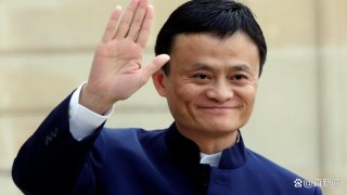 马云现身，戴上工牌，谈了谈新主张