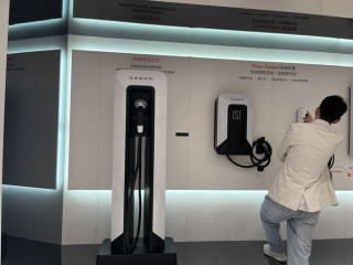 从超充到“兆充”，续航焦虑是否有所缓解？｜2025上海车展