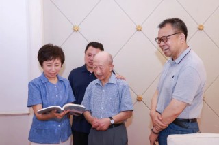 《走近陈望道》新书首发，上海书展见证信仰之光