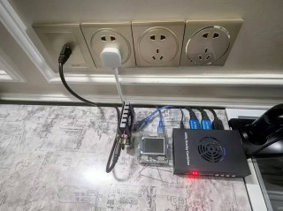 售卖游戏外挂获利300万元，游戏主播被采取刑事强制措施