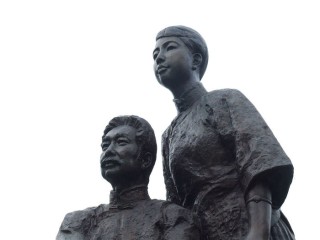 丈夫光环之下，女性只剩暗影
