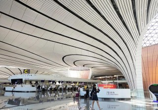 抢建“第二机场”，这些城市圆梦靠“共享”？