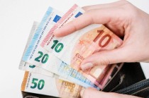 全息是什么？全息技术在金融领域有哪些应用可能？