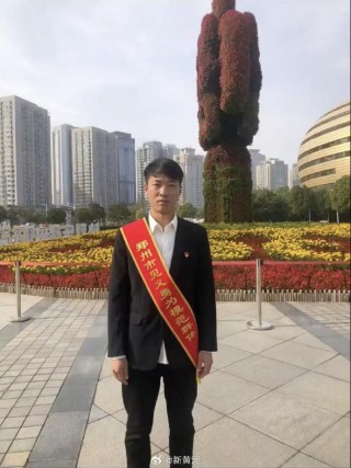 暴雨中救人的“菜刀哥”李坤朋因病去世，享年39岁