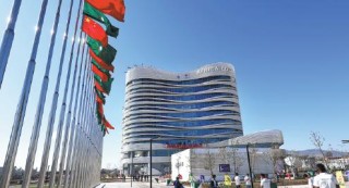 法国学者：少些对抗，多些合作，是人类未来的唯一出路