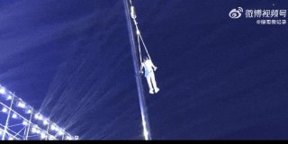 杂技表演夫妻相继从高空坠下之后