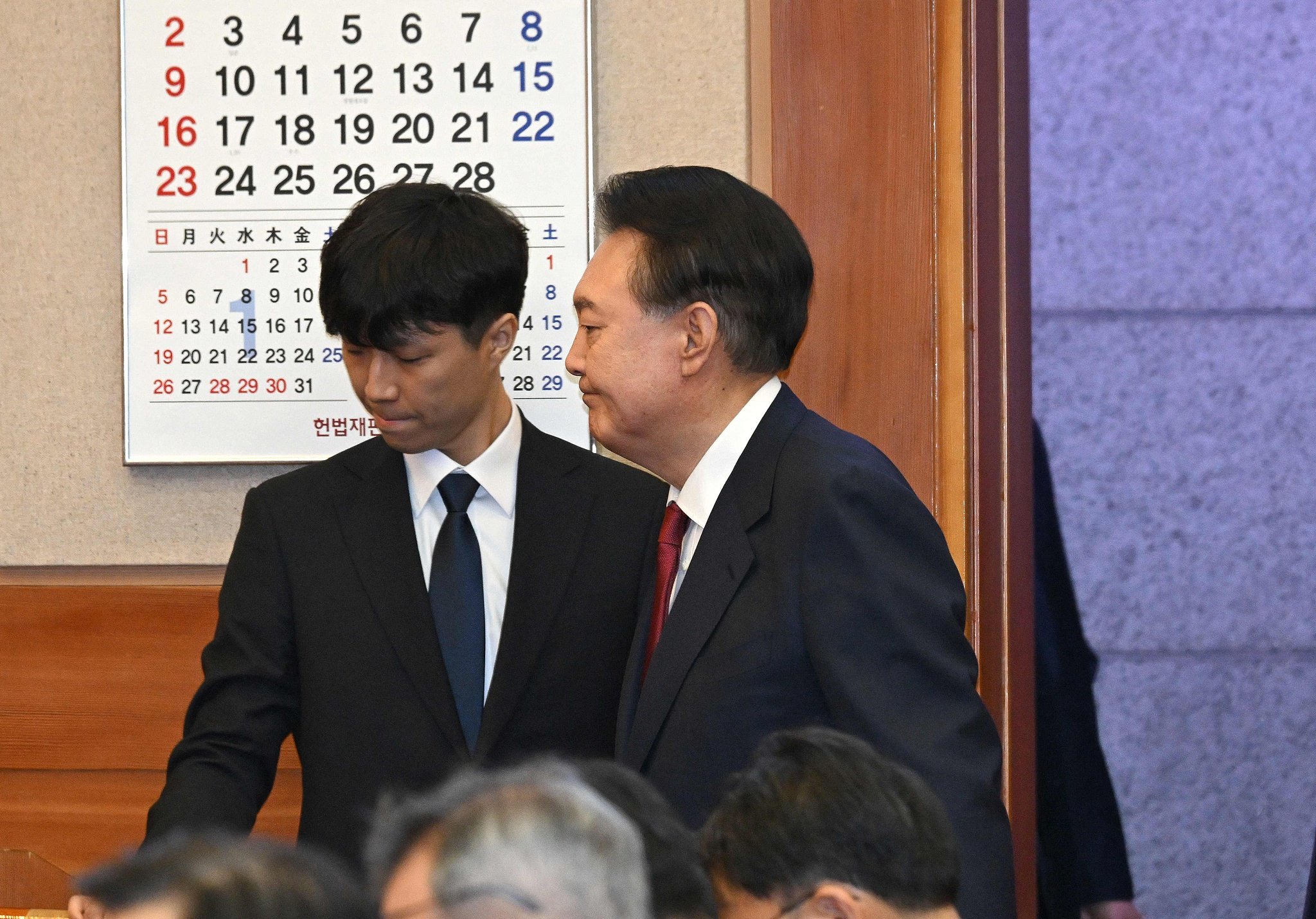 尹锡悦弹劾案庭审今日辩论细节公布 关键证人：不认为紧急戒严违法、违宪  第1张