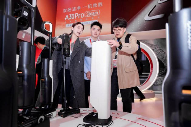 洗烘套装首次亮相AWE2025 石头科技重塑清洁生态未来蓝图  第9张