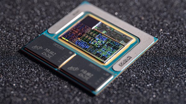 近1.5亿像素！Intel Lunar Lake处理器超高清内核照  第12张
